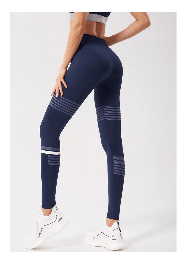 Дамски спортен комплект от 2 части ''Glamorous''.