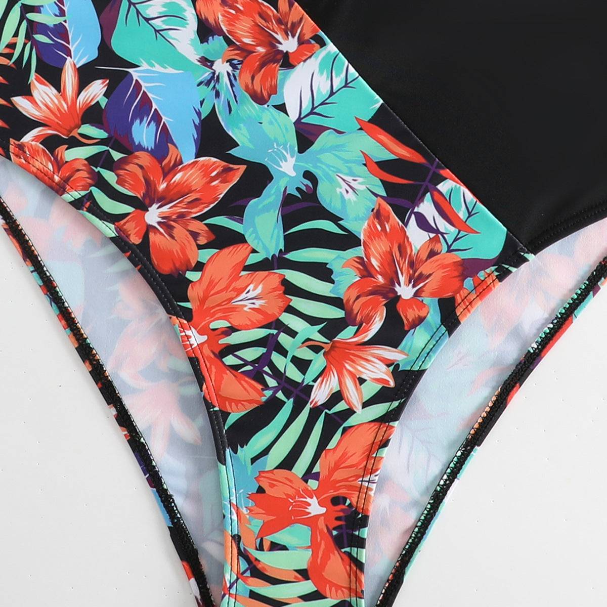 Бански от Две Части ''Castle''.