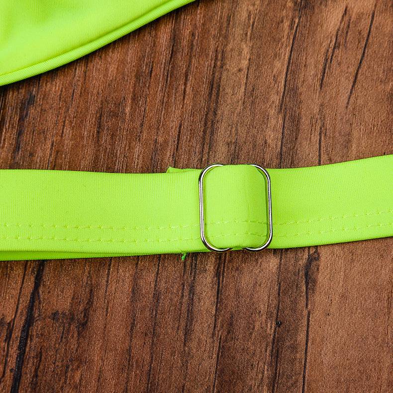 Бански от Две Части ''Magnet''.