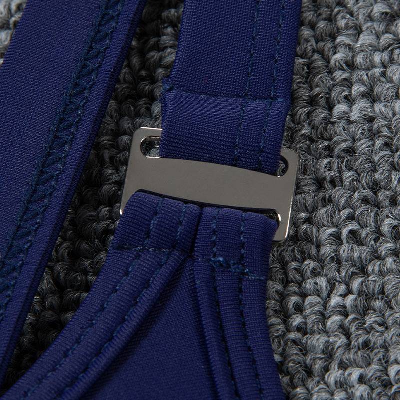 Бански от Две Части ''Clutch''.